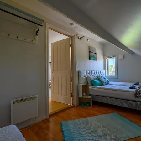 Apartment Charming 4-bedroom In Stavanger